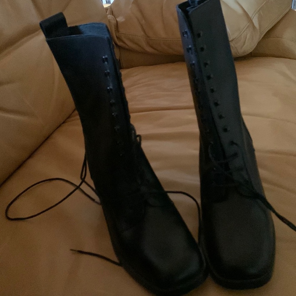 Charles David S 10 New black leather lace up boots